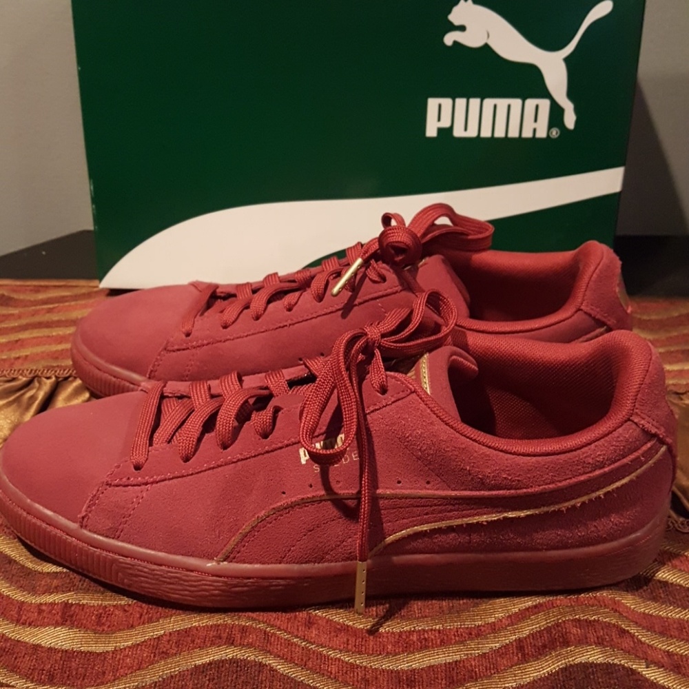 NIB Maroon & Gold Tibetan Pumas